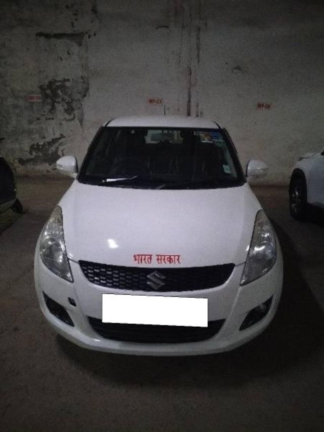 Second-hand 2013 Maruti Suzuki Swift VXI for sale in Noida
