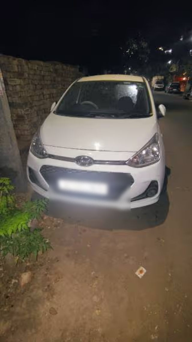 Hyundai Grand i10 Magna Second-hand 2017 Hyundai Grand i10 Magna for sale in New Delhi
