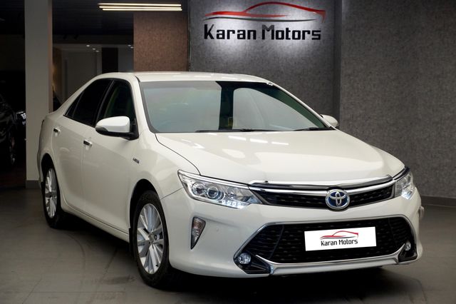 Toyota Camry Hybrid Second-hand 2017 Toyota Camry Hybrid for sale in New Delhi