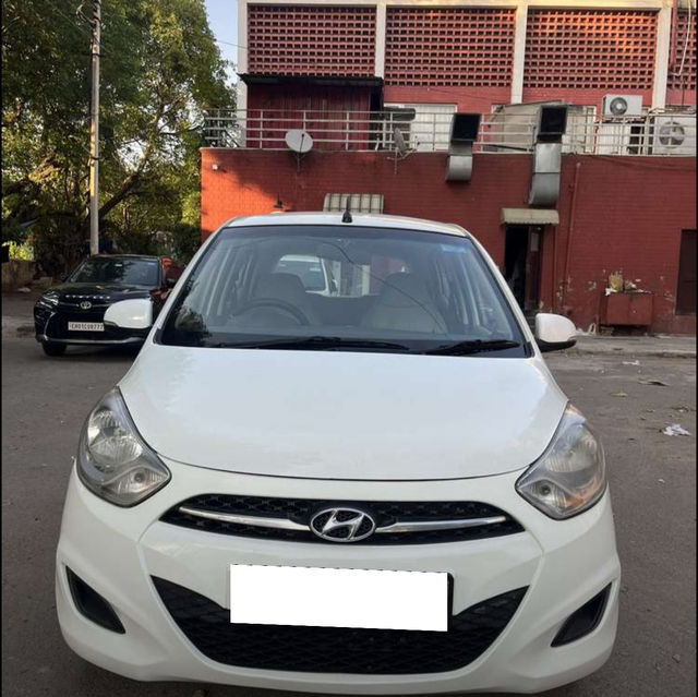 Hyundai i10 Magna 1.1L Second-hand 2011 Hyundai i10 Magna 1.1L for sale in Chandigarh
