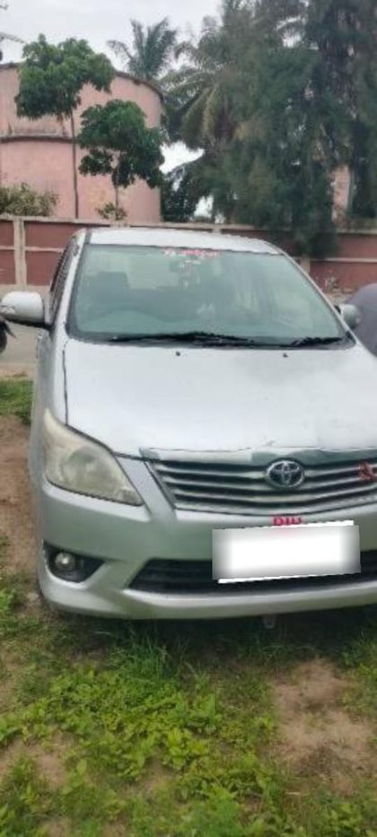 Used 2.5 VX (Diesel) 8 Seater