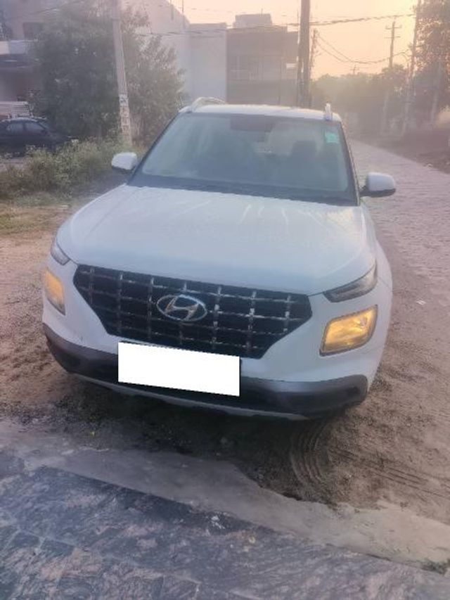Second-hand 2022 Hyundai Venue S BSVI for sale in New Delhi