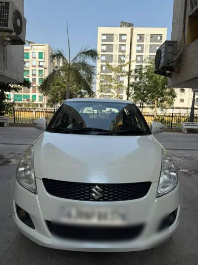 Maruti Suzuki Swift VXI Second-hand 2013 Maruti Suzuki Swift VXI for sale in Vadodara