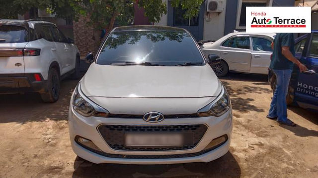 Hyundai i20 Asta 1.2 Second-hand 2017 Hyundai i20 Asta 1.2 for sale in Ahmedabad