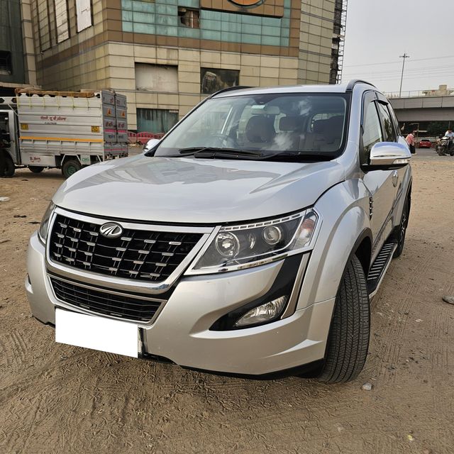 Mahindra XUV500 W7 BSIV Second-hand 2018 Mahindra XUV500 W7 BSIV for sale in New Delhi