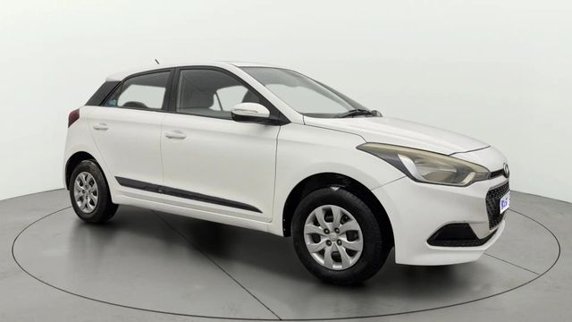 Hyundai i20 Sportz 1.2 Second-hand 2015 Hyundai i20 Sportz 1.2 for sale in New Delhi