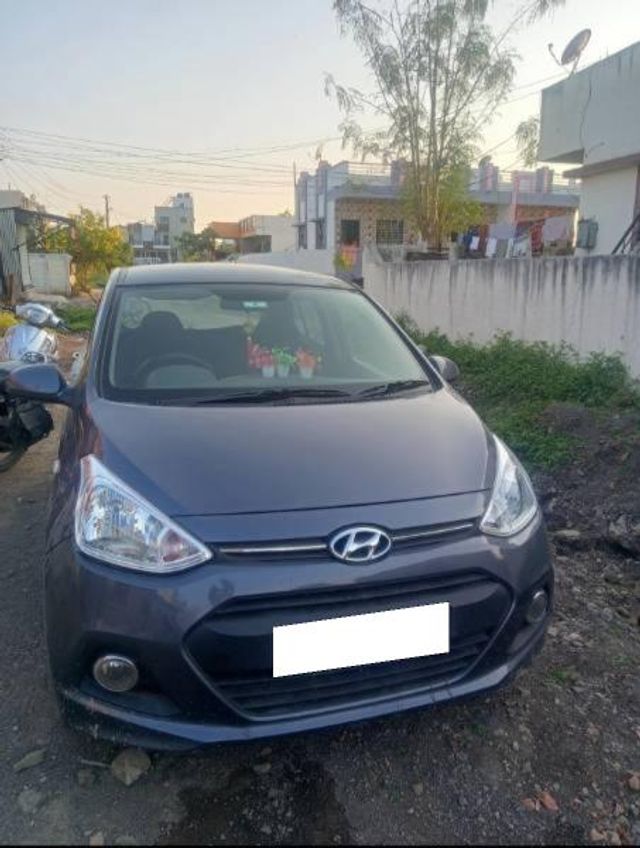 Hyundai Grand i10 Magna Second-hand 2016 Hyundai Grand i10 Magna for sale in Ahmednagar