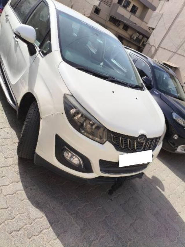 Second-hand 2018 Mahindra Marazzo M6 for sale in Ahmedabad