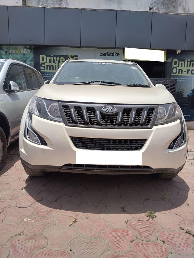 Mahindra XUV500 AT W10 FWD Second-hand 2015 Mahindra XUV500 AT W10 FWD for sale in Indore