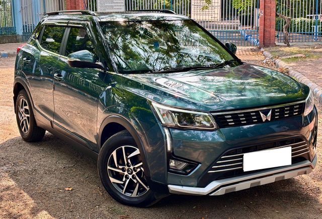 Mahindra XUV300 W8 Opt Second-hand 2023 Mahindra XUV300 W8 Opt for sale in Kolkata