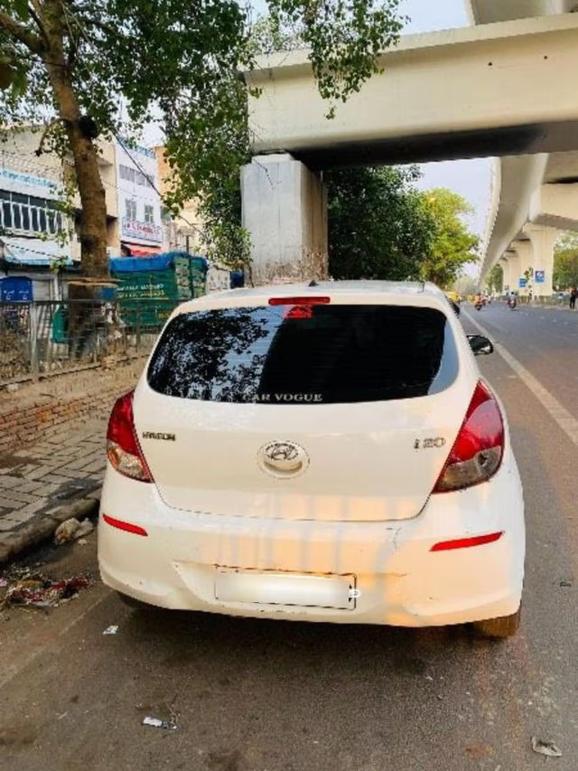 Hyundai i20 Magna Second-hand 2013 Hyundai i20 Magna for sale in New Delhi