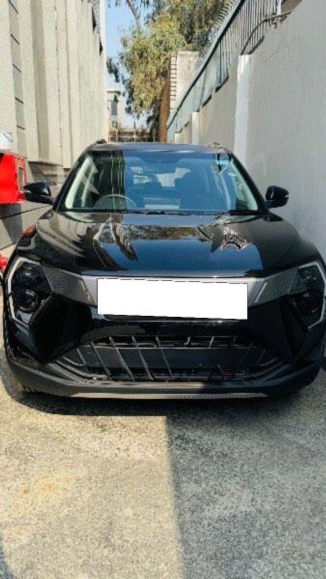 Mahindra XUV 3XO REVX A Turbo AT Second-hand 2026 Mahindra XUV 3XO REVX A Turbo AT for sale in New Delhi