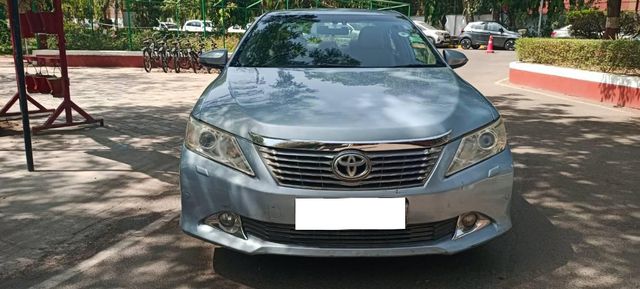 Toyota Camry 2.5 G Second-hand 2013 Toyota Camry 2.5 G for sale in Ahmedabad