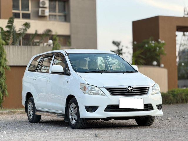 Second-hand 2015 Toyota Innova 2.5 G (Diesel) 7 Seater BS IV for sale in Surat