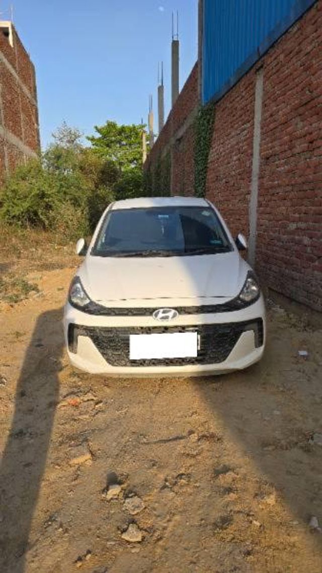 Hyundai Aura SX CNG Second-hand 2024 Hyundai Aura SX CNG for sale in Kanpur