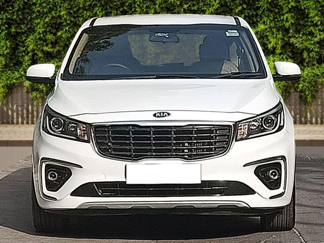 Second-hand 2020 Kia Carnival Premium for sale in New Delhi