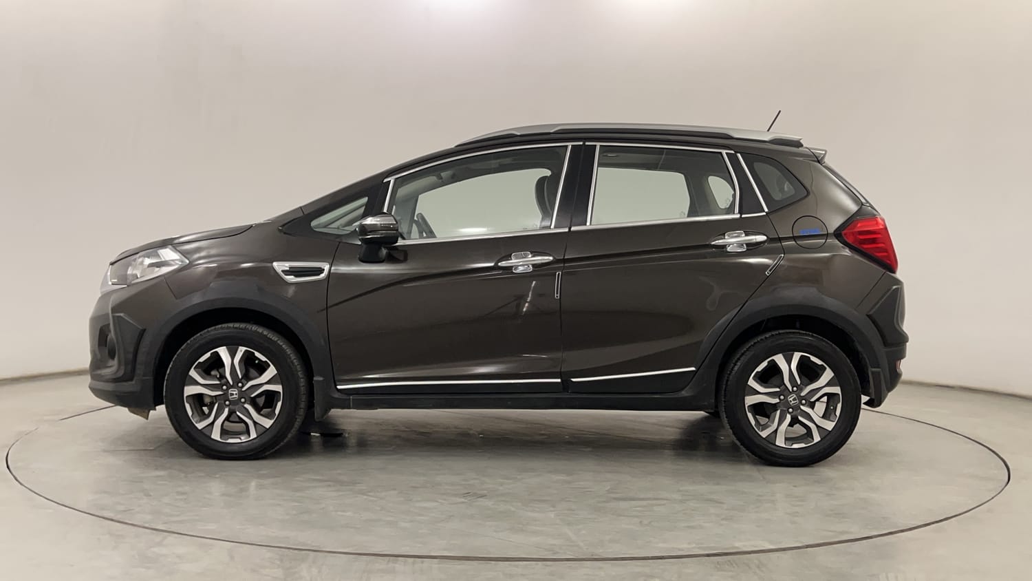 Buy Used Honda WR-V i-VTEC VX of 2018 model @ 6,37,176 INR in Pune ...