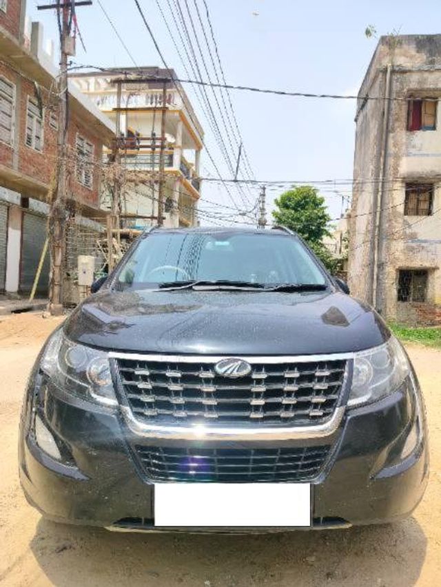 Second-hand 2020 Mahindra XUV500 W11 FWD Diesel for sale in Lucknow