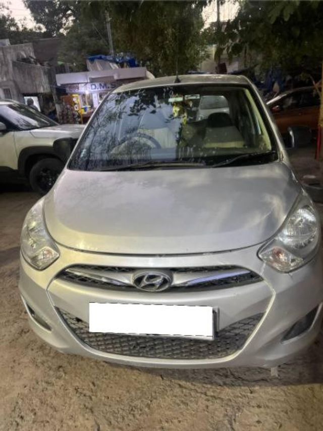 Second-hand 2015 Hyundai i10 Magna 1.1L for sale in New Delhi