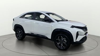 2025 Tata Curvv क्रिएटिव डीसीए