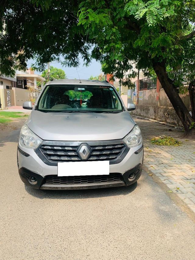 Renault Lodgy 110PS RxL Second-hand 2016 Renault Lodgy 110PS RxL for sale in Agra