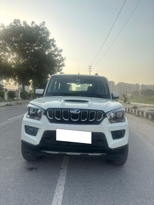 Second-hand 2018 Mahindra Scorpio S7 140 BSIV for sale in New Delhi