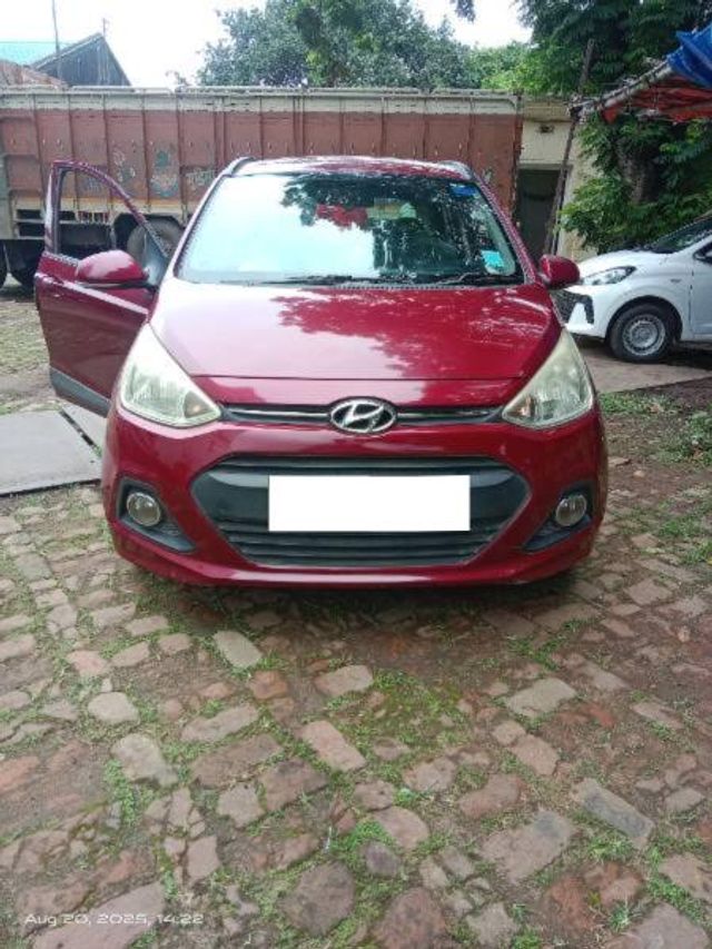 Second-hand 2015 Hyundai Grand i10 Sportz for sale in Howrah