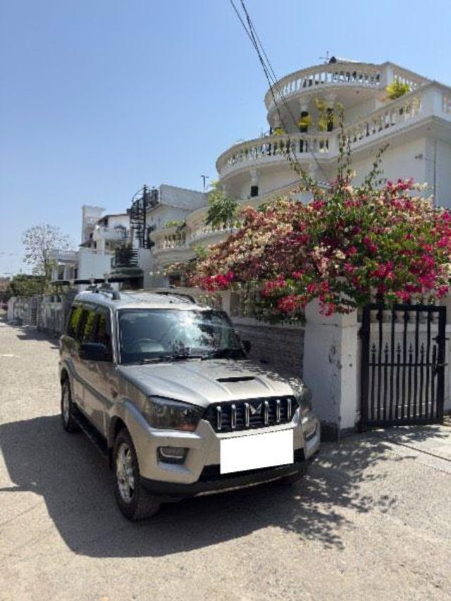 Mahindra Scorpio S10 7 Seater 2WD Second-hand 2015 Mahindra Scorpio S10 7 Seater 2WD for sale in Dehradun