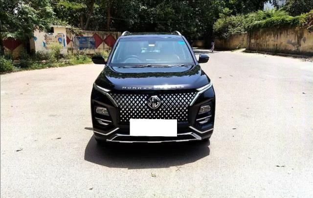 MG Hector Sharp Pro CVT 2023-2025 Second-hand 2023 MG Hector Sharp Pro CVT 2023-2025 for sale in New Delhi