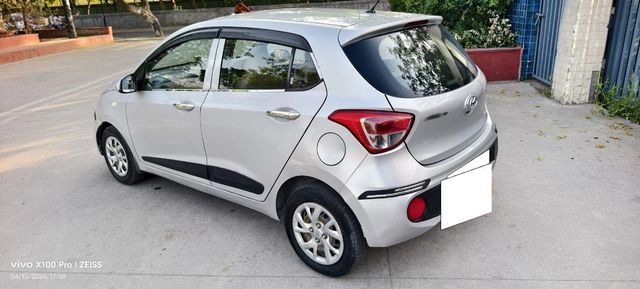 Hyundai Grand i10 Sportz Second-hand 2017 Hyundai Grand i10 Sportz for sale in Noida