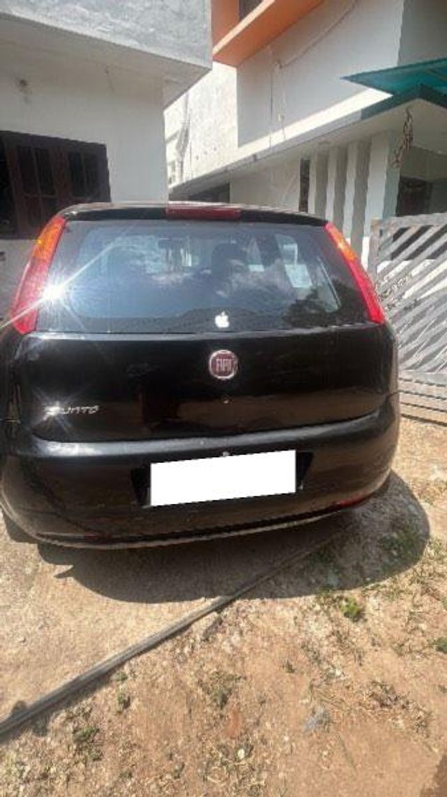 Fiat Punto 1.3 Dynamic Second-hand 2013 Fiat Punto 1.3 Dynamic for sale in Thiruvananthapuram