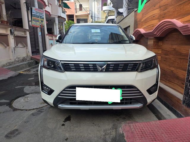 Second-hand 2022 Mahindra XUV300 W8 BSVI for sale in Lucknow