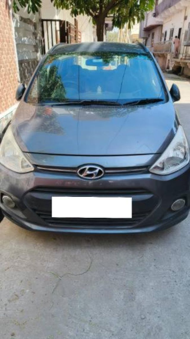 Second-hand 2015 Hyundai Grand i10 Era for sale in New Delhi