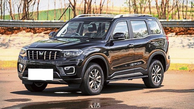Second-hand 2023 Mahindra Scorpio N Z8 AT for sale in New Delhi
