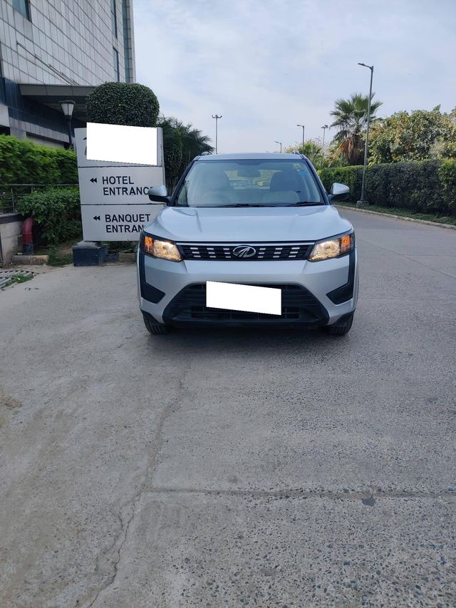 Mahindra XUV300 W6 BSVI Second-hand 2020 Mahindra XUV300 W6 BSVI for sale in New Delhi