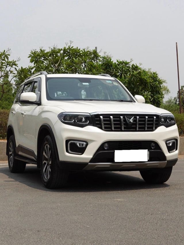 Second-hand 2024 Mahindra Scorpio N Z8L 6 Str AT 2023-2025 for sale in New Delhi