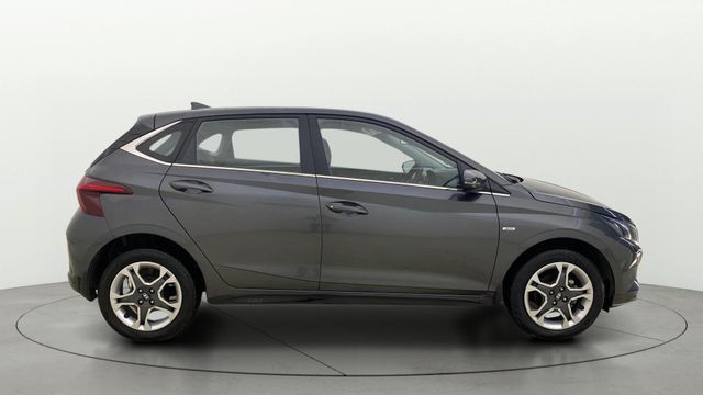 Hyundai i10 Sportz 1.2 AT Second-hand 2024 Hyundai i10 Sportz 1.2 AT for sale in Ahmedabad