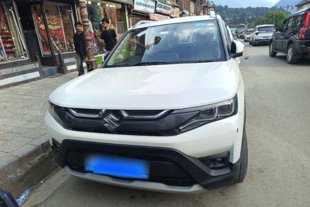 Maruti Suzuki Brezza Zxi AT Second-hand 2024 Maruti Suzuki Brezza Zxi AT for sale in Anantnag