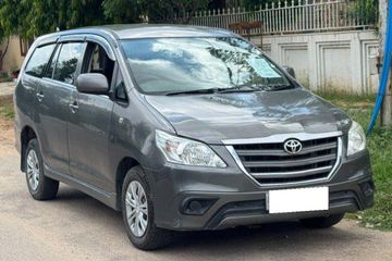 Used 2.5 G (Diesel) 7 Seater