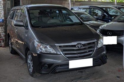 Used 2.5 G (Diesel) 7 Seater