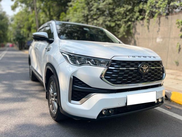 Second-hand 2024 Toyota Innova Hycross ZX(O) Hybrid for sale in New Delhi
