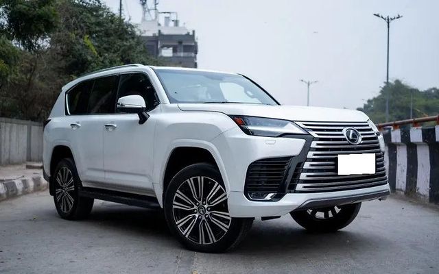 Lexus LX 500d Second-hand 2023 Lexus LX 500d for sale in New Delhi