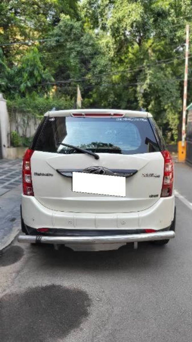 Second-hand 2016 Mahindra XUV500 R W10 FWD for sale in New Delhi