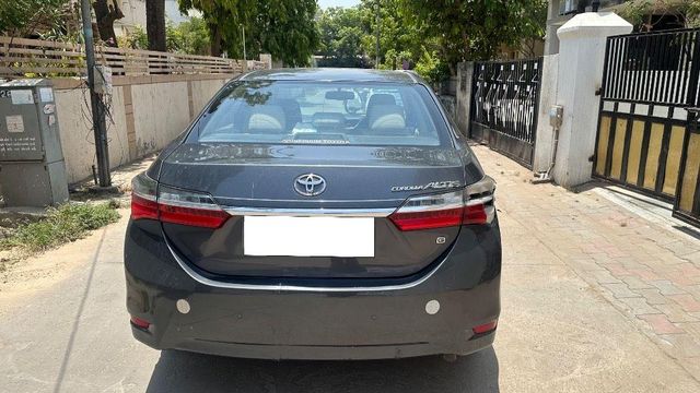 Second-hand 2017 Toyota Corolla Altis 1.8 G for sale in Ahmedabad