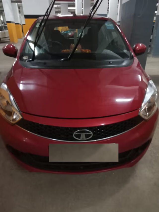 Second-hand 2018 Tata Tiago 1.2 Revotron XTA for sale in Noida