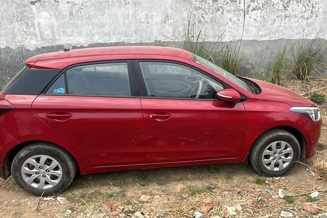 Second-hand 2017 Hyundai i20 Sportz 1.2 for sale in Meerut