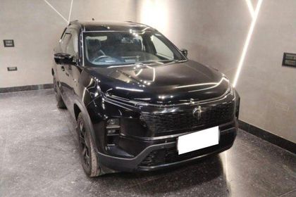 2024 Tata Safari Accomplished Dark AT