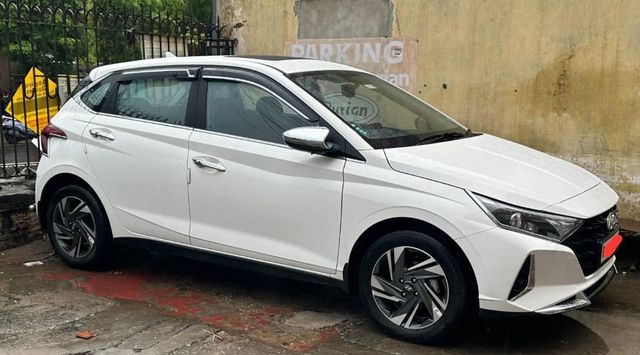 Second-hand 2023 Hyundai i20 Asta for sale in Jaipur