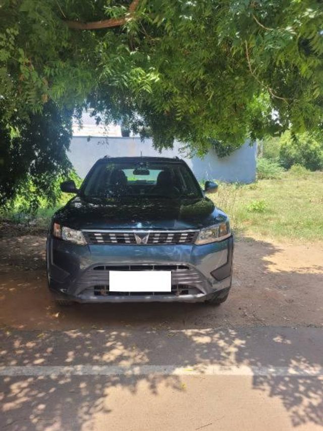 Mahindra XUV300 W6 AMT Diesel Sunroof NT BSVI Second-hand 2023 Mahindra XUV300 W6 AMT Diesel Sunroof NT BSVI for sale in Kanchipuram