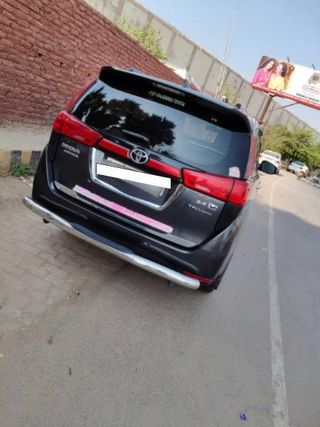 Used Toyota Innova Crysta 2.4 GX MT BSIV